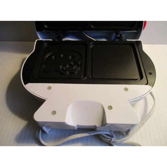 *Hello Kitty Theme Whimsical 'Sandwich Maker' - Picture 4 of 7